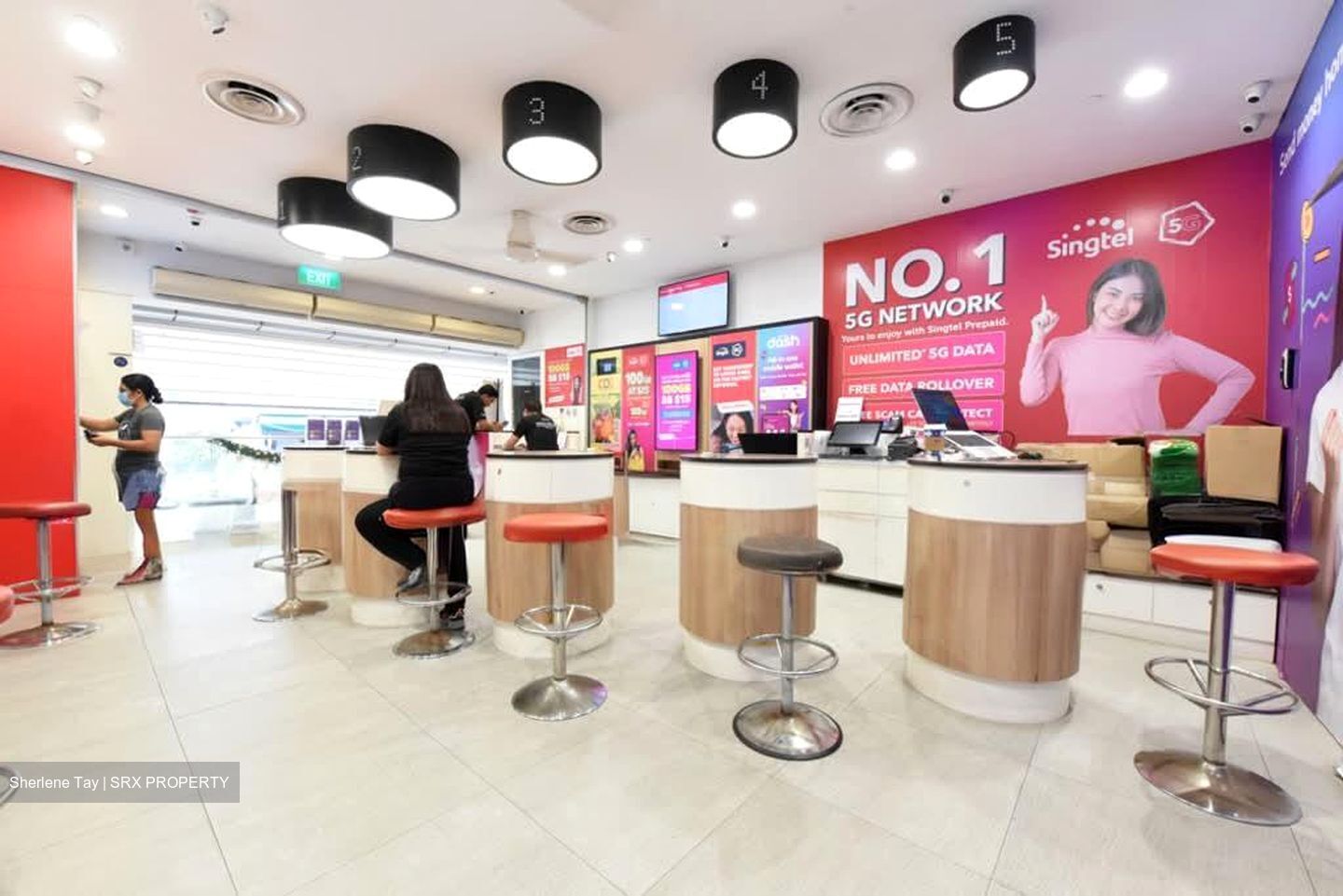 Lucky Plaza (D9), Retail #544619251